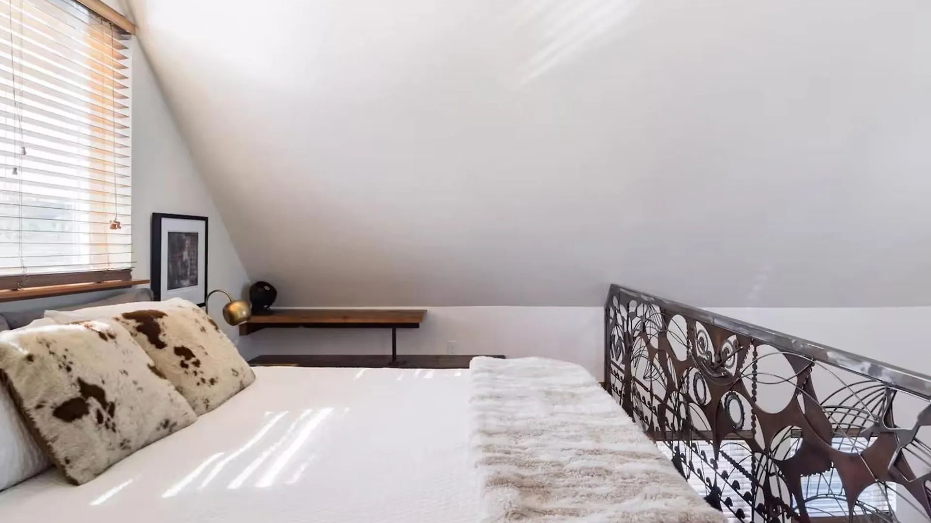 Blue Door Micro-Loft Hotel Portland